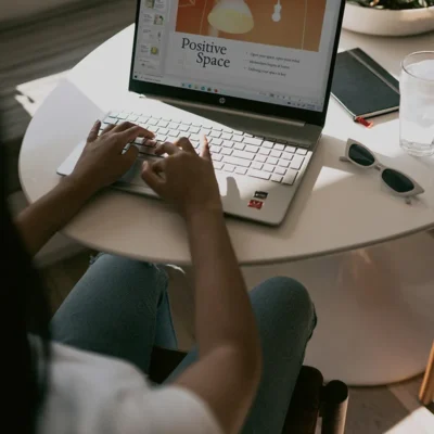 windows-koqt2va6OME-unsplash